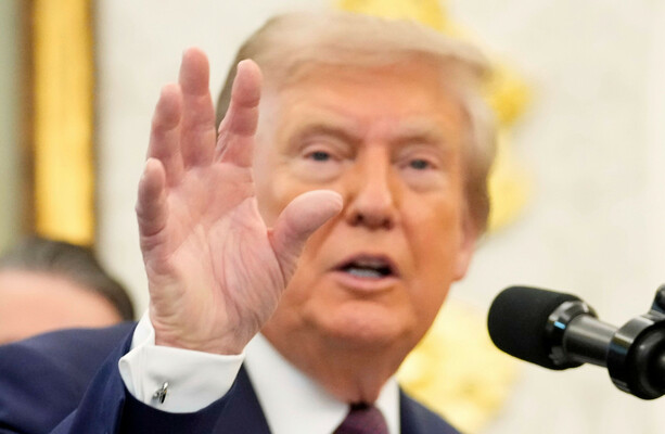 Trump dismisses health (and death) rumours as 'fake news' - The Journal