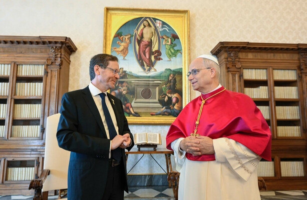Pope says future of Palestinian people must be 'ensured' during meeting with Israel's president - The Journal