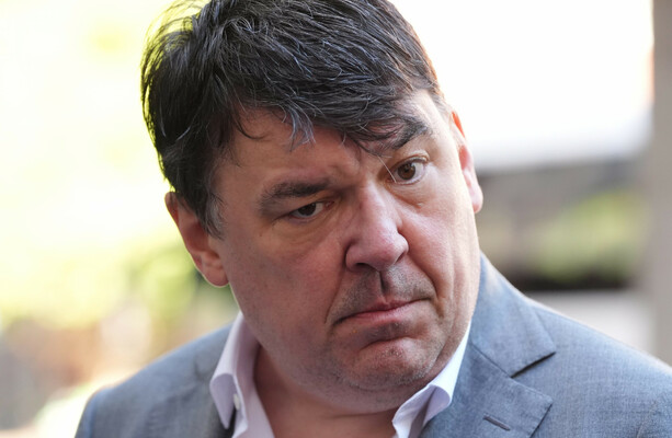 Graham Linehan grabbed phone of trans activist in 'reflex reponse' to 'taunting', court hears - The Journal