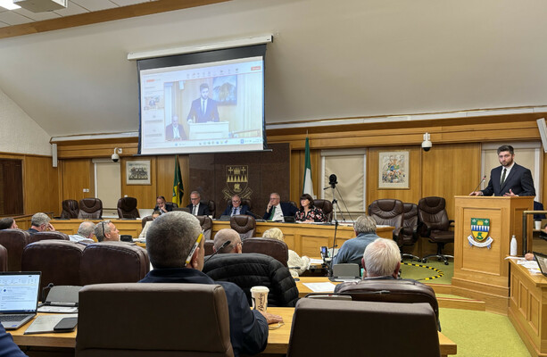Custard creams and votes: Inside Kerry Council as 12 candidates for the Áras make their pitch - The Journal