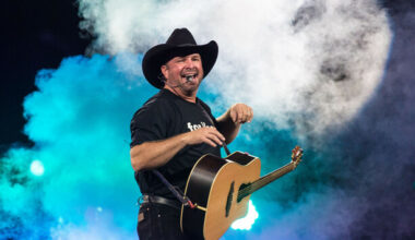 Garth Brooks to play first UK gig in close to 30 years next summer - The Journal