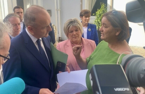 Cork mother confronts Taoiseach at Fianna Fáil think-in over daughter’s need for hip surgery