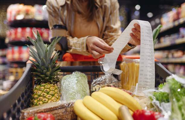 Cost of food shop jumps (again) as grocery price inflation surges during back-to-school season - The Journal