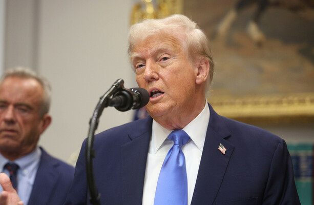 Trump makes unproven claims linking painkiller brand to autism and advising against vaccines - The Journal