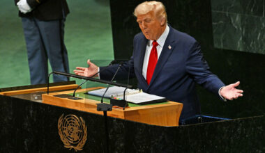 White House launches investigation after UN escalator stopped working when Trump stepped on - The Journal