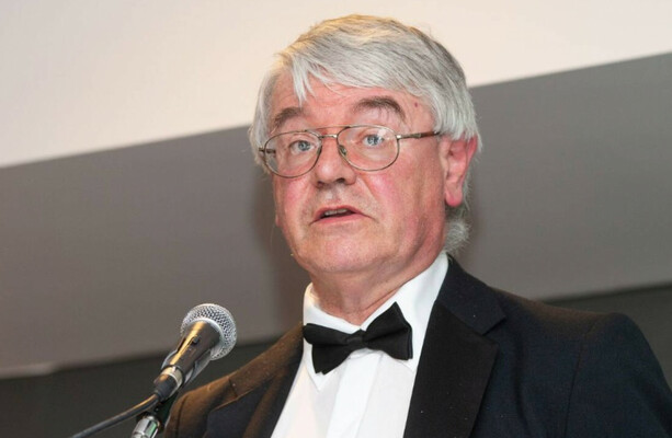 Martin Mansergh, key advisor to Fianna Fáil in the peace process, dies during visit to Africa - The Journal