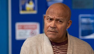 Hollyoaks' Donny to face tense blackmail threat in dangerous fire story