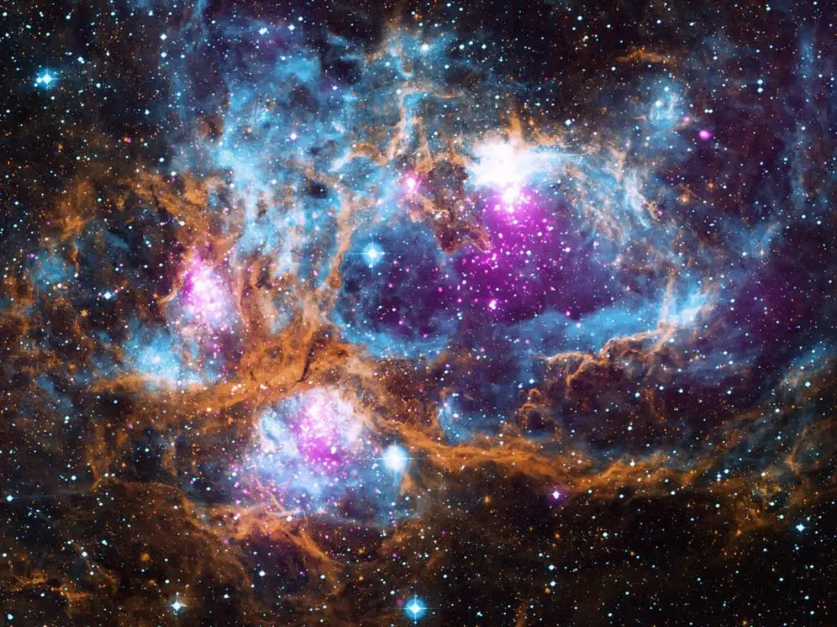 How small is Earth? Exploring the vast scale of galaxies, clusters and beyond