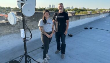 Antennas pop up on rooftops to bring free internet to Winnipeg's North End