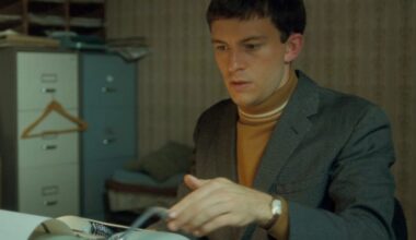 Jonathan Bailey's "engrossing" British drama is being removed from Netflix very soon