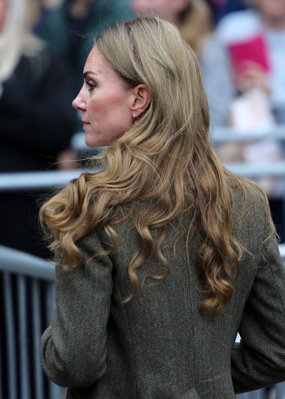 Kate middleton blonde hair london, england september 04: catherine, princess of wales during her visit to the natural history museums newly renovated gardens on september 04, 2025 in london, england. the gardens opened in 2024 and serve as a living laboratory, where visitors and scientists can identify and monitor wildlife in an urban environment. (photo by chris jackson/getty images)