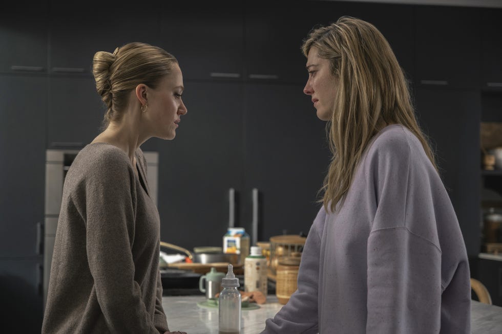 Maika Monroe as Polly Murphy and Mary Elizabeth Winstead as Caitlin Morales, The Hand that Rocks the Cradle maika monroe as polly murphy and mary elizabeth winstead as caitlin morales, the hand that rocks the cradle