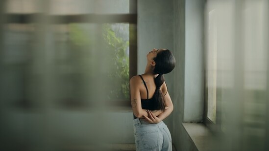 Living with chronic pain is hard - here are seven natural pain relief options you can try out!(Unsplash)