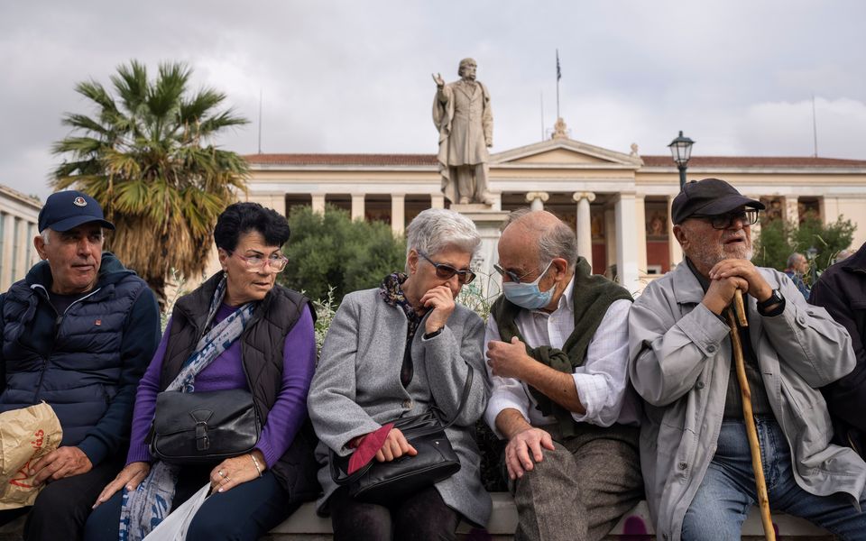 Average pension levels in Greece decline