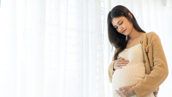 Some bits of the pregnancy weight gain goes away naturally after the child's delivery.(Shutterstock)
