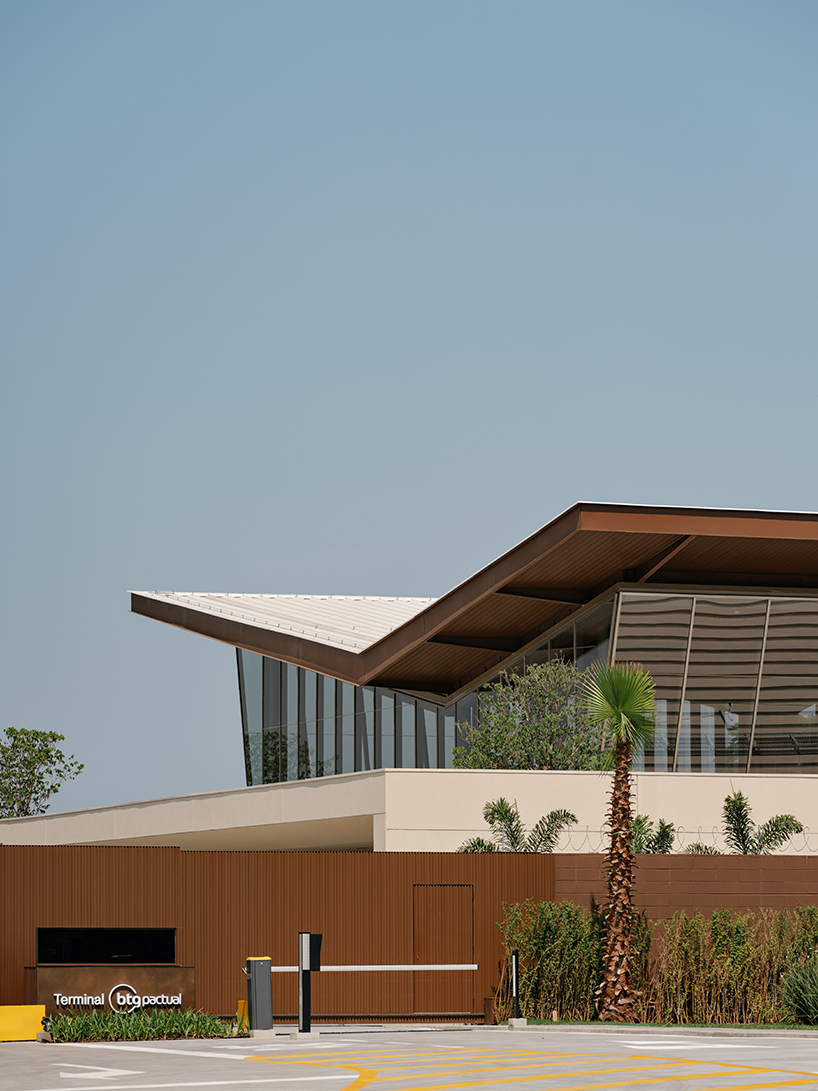wing roofs shape private airport terminal in são paulo by perkins&will and pascali semerdjian