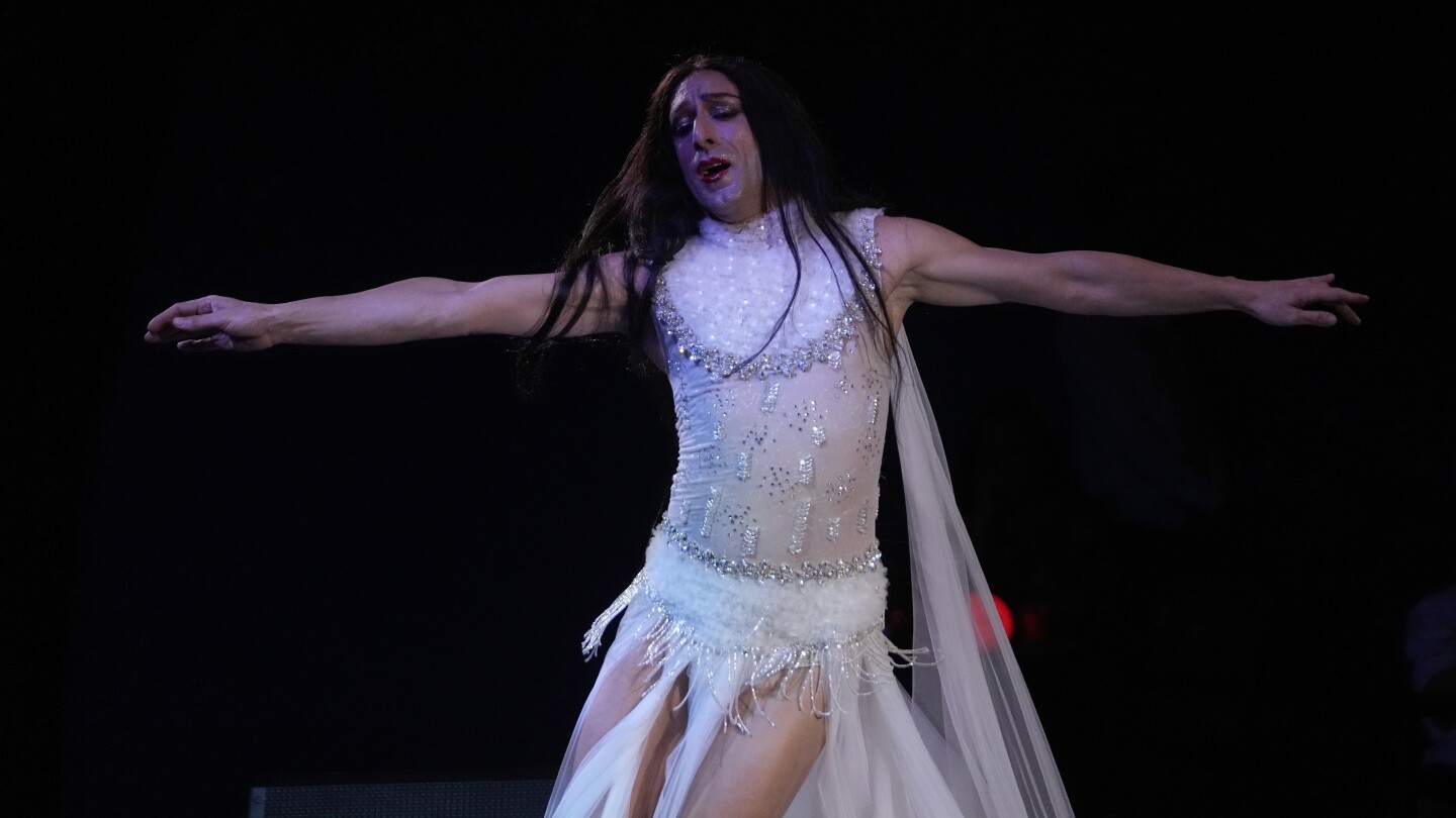 Lebanese dancer Alexandre Paulikevitch defies threats with sold-out Beirut show