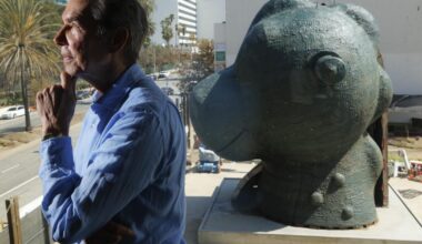 Jeff Koons' horse-dinosaur sculpture installation begins at LACMA
