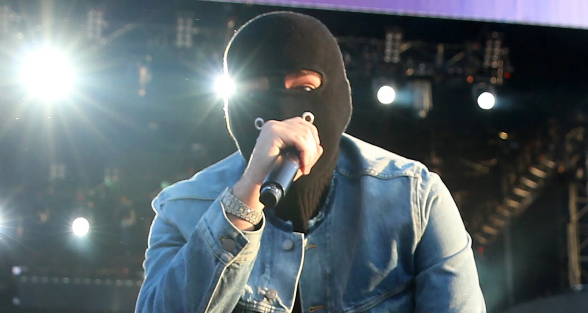 Yeat Takes Shot At Kendrick Lamar On New Drake Collab