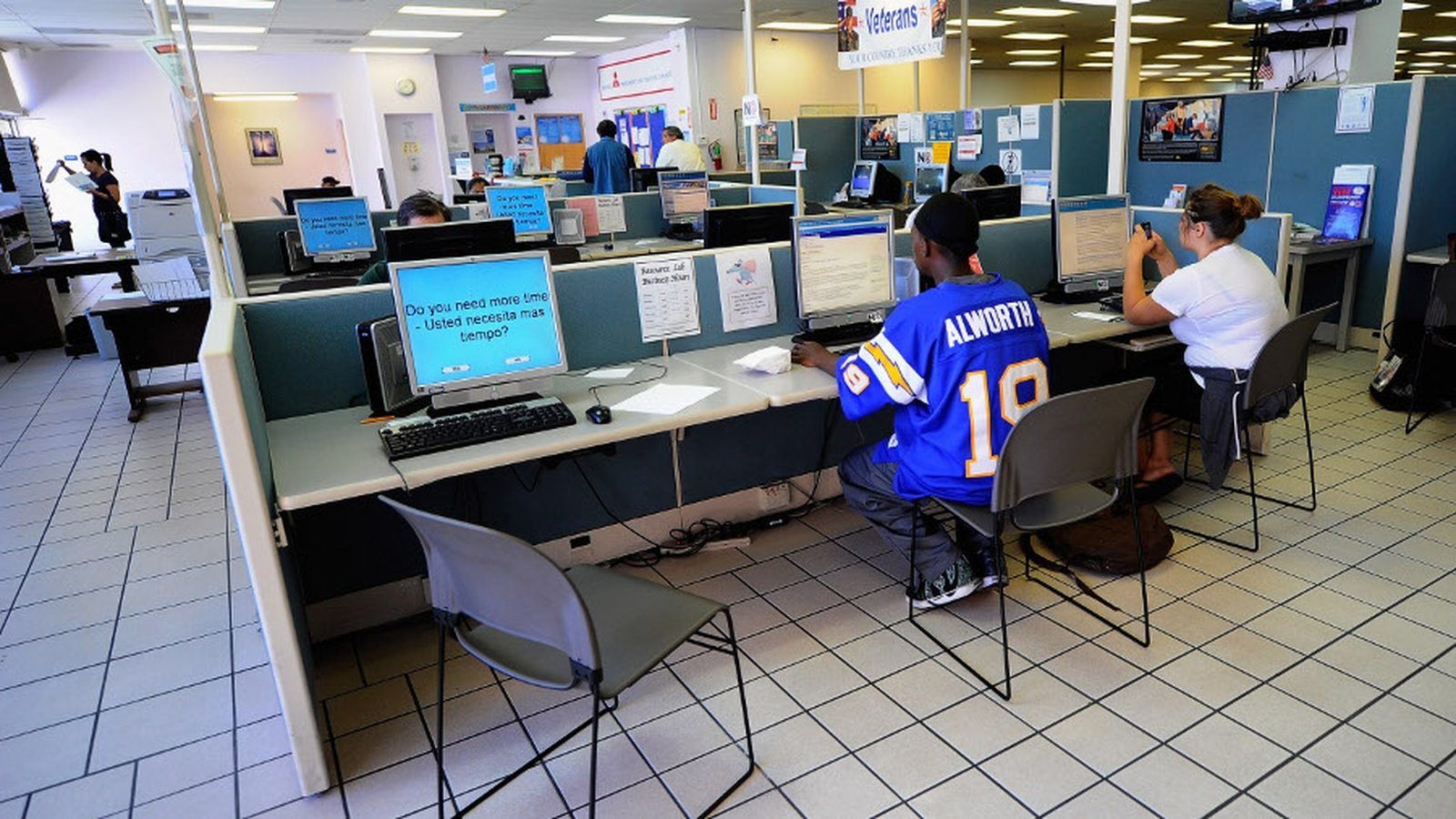 US private payrolls decline in September