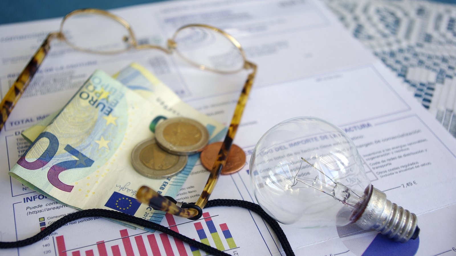 Wholesale energy prices are down, why not retail prices?