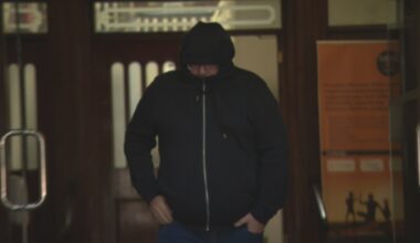 Man pleads guilty to threatening to kill Tánaiste, family