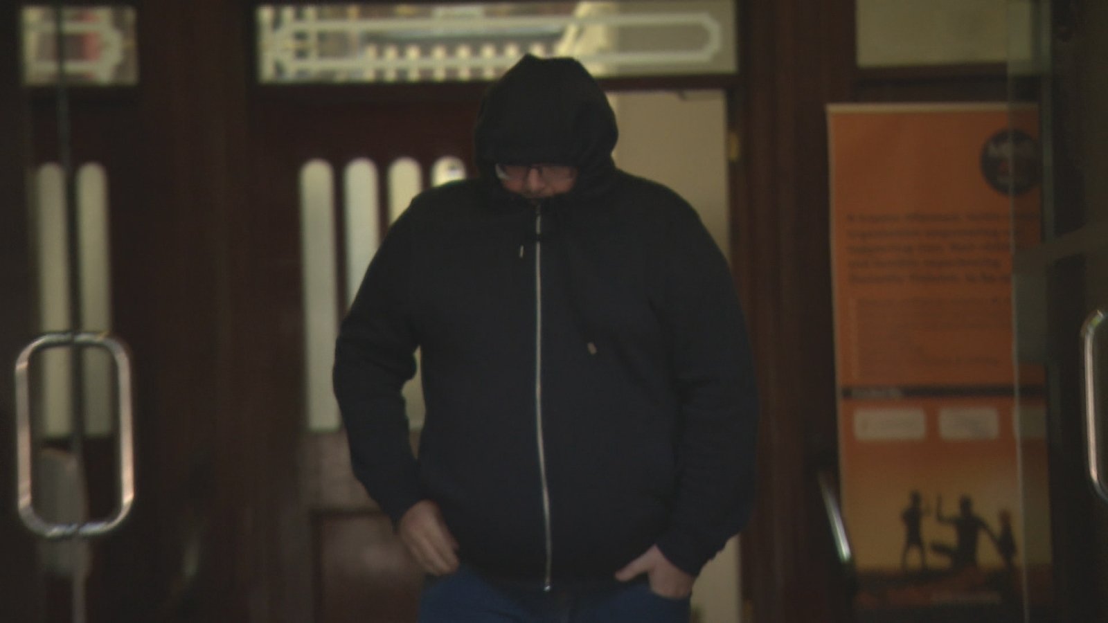 Man pleads guilty to threatening to kill Tánaiste, family