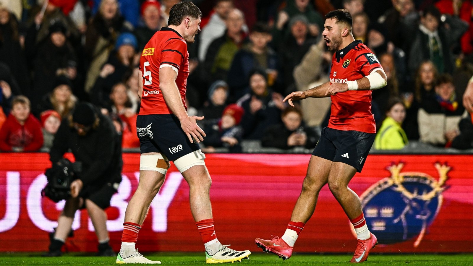 Munster outmuscle Connacht to remain unbeaten in URC