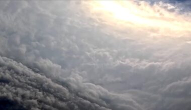 'Hurricane hunters' fly through eye of Melissa