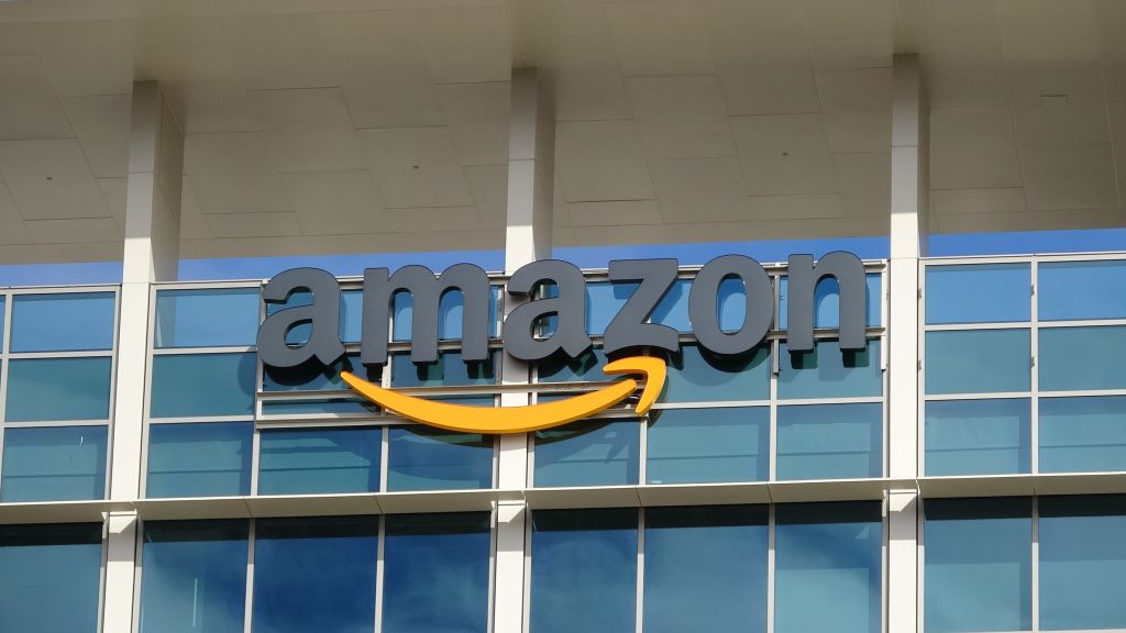 Amazon Has Plans To Shift 600K Jobs To Robots, Replacing Need For Warehouse Workers