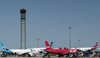 French air traffic controllers cancel three-day strike