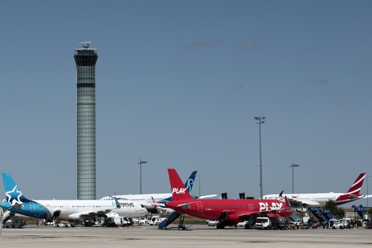 French air traffic controllers cancel three-day strike