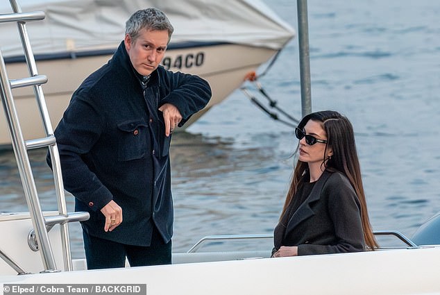 Anne Hathaway and her husband Adam Shulman explored Lake Como, Italy by boat with their two children on Sunday