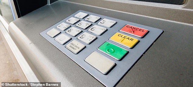 Pension tax-free cash: Experts advise against putting it in no or low interest accounts