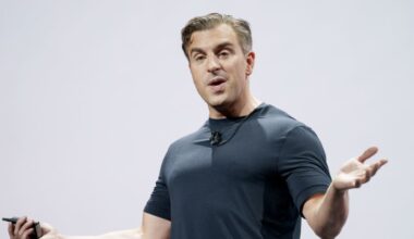 Airbnb CEO Brian Chesky’s advice for college students in the age of AI
