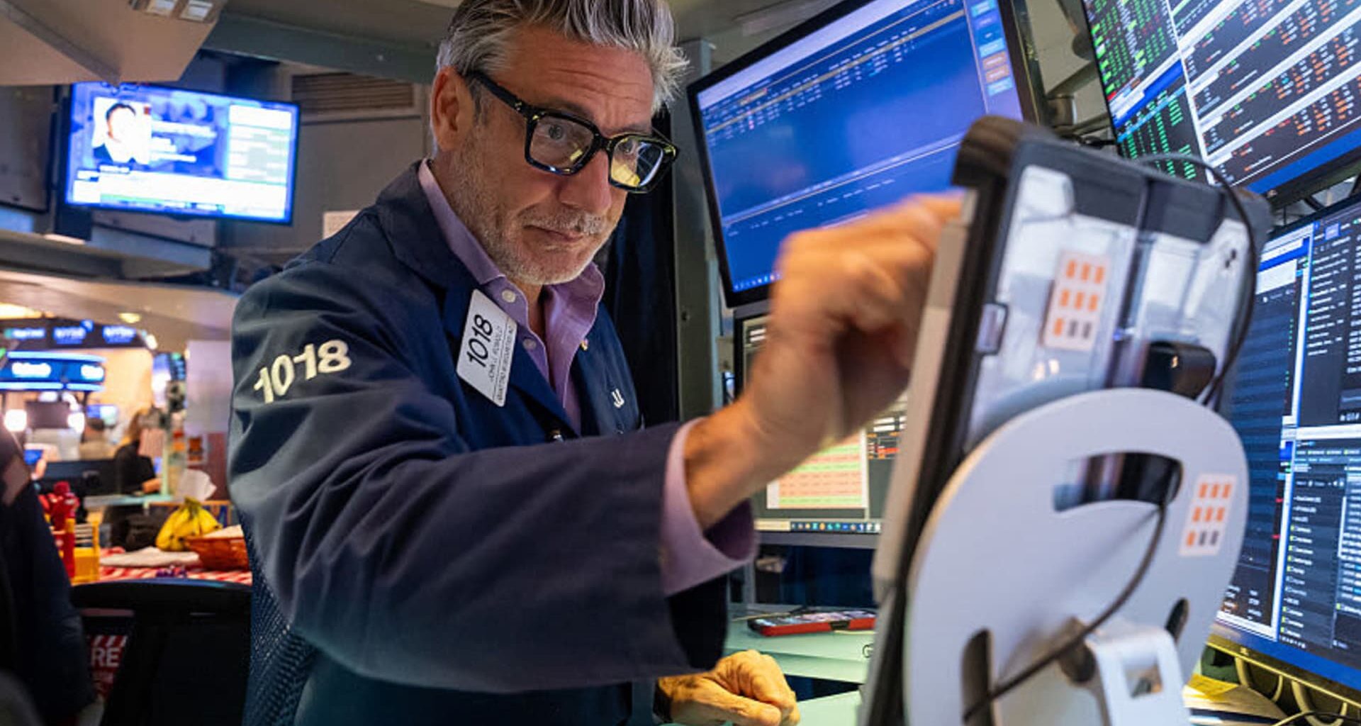 Stock market today live updates