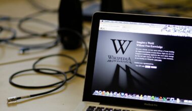 Wikipedia isn’t dead yet, but AI poses major challenges, study finds