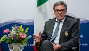 Rome clears EU-bound budget draft with healthcare trims