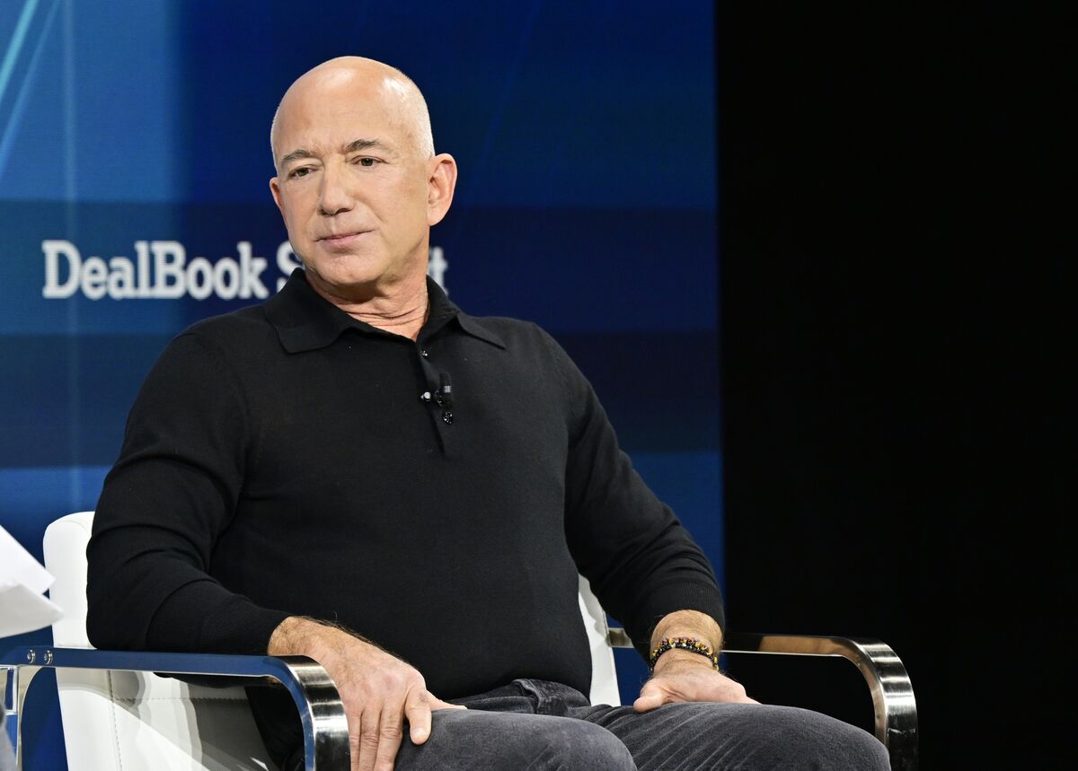 Bezos Says AI Spending Boom Is a Bubble That Will Pay Off