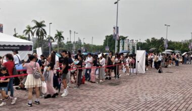 Fans tailgate, line up early for Blackpink show in Kaohsiung