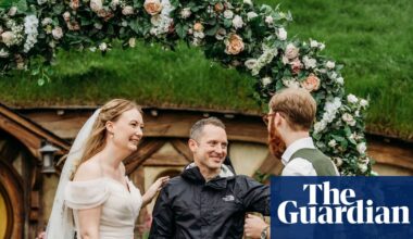 Ranking celebrity wedding-crashers, from Elijah Wood in Hobbiton to Tom Hanks everywhere | Movies