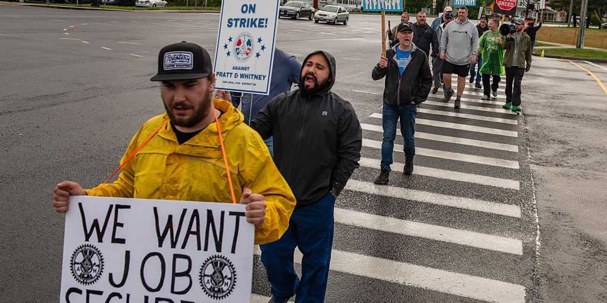 'Business Continues to Be Severely Depressed': New Reports Paint Dark Picture of Trump Economy