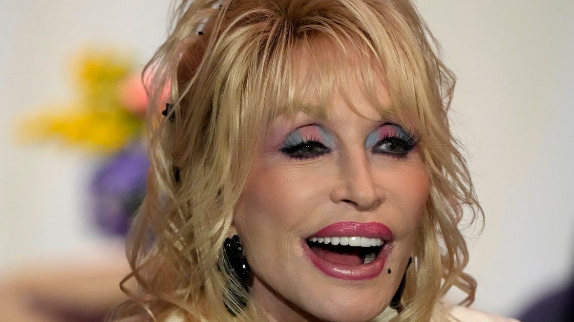 Dolly Parton Reassures Fans She 'Ain't Dead Yet'