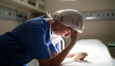 Symptoms of depression and anxiety among doctors and nurses higher than general population, World Health Organisation shows