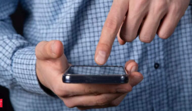 Nearly 47 pc Indians still offline, women 33 pc less likely than men to use internet: GSMA