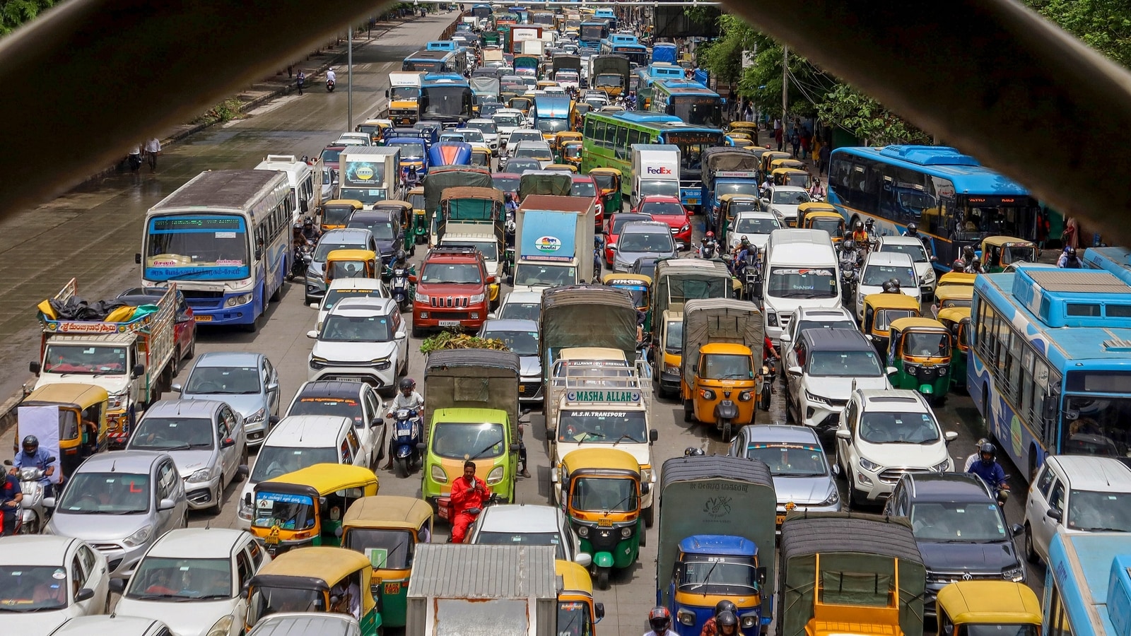 'Fix Bengaluru once for all': Techie suggests closing IT parks to repair city's broken infrastructure, internet divided