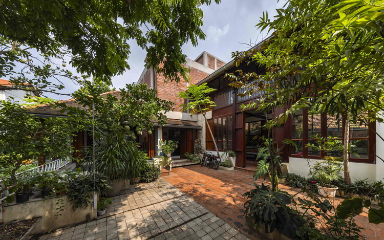TuPhuong Second House / atelier huu - Image 4 of 24