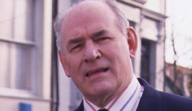 Beloved EastEnders star dies aged 88 as tributes pour in