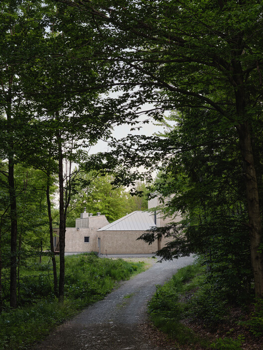 Waterhouse Residence / o y a m a + Julia Manaças Architecte - Exterior Photography