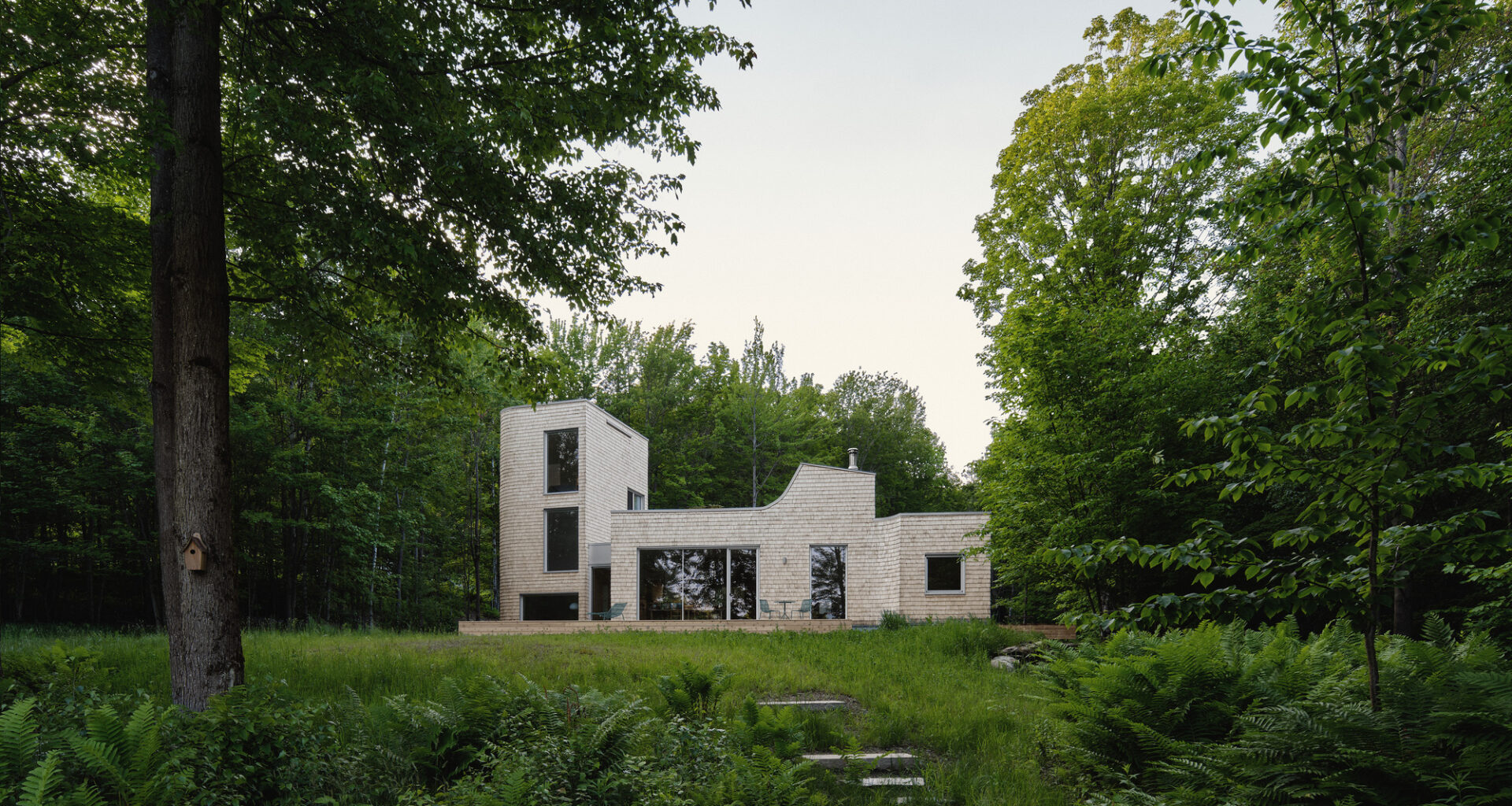 Waterhouse Residence / o y a m a + Julia Manaças Architecte